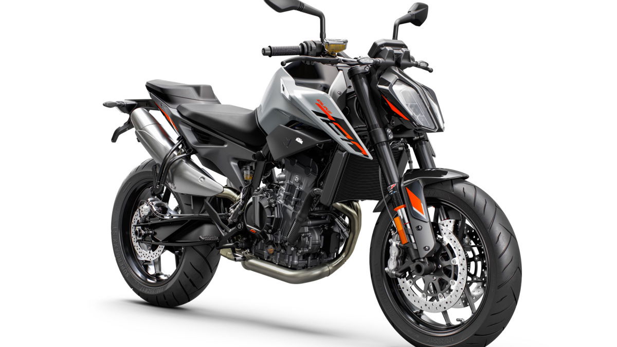 KTM 790 Duke 2022, grey/black.